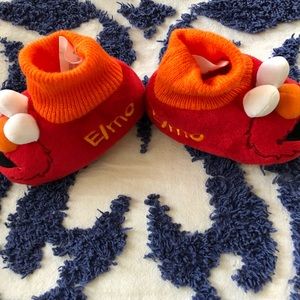 Elmo slipper size Infant 2.